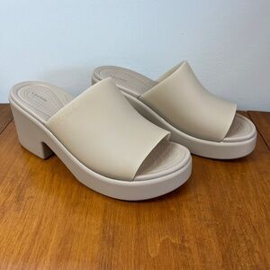 Women's Crocs Brooklyn Slide Open Toe Sandals Heel sz 9 Like New